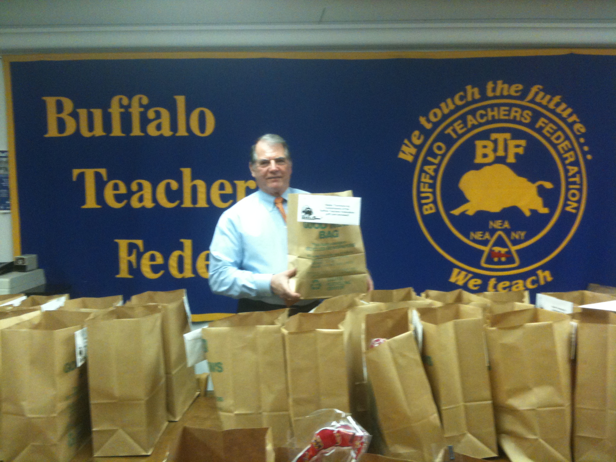 Unions ‘Giving Back’ To Their Communities: For The 21st Consecutive Year, The Buffalo Teachers Federation Donates Thanksgiving Day Meals To More Than 200 Local Families 